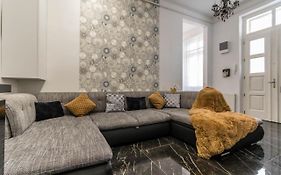 Rita'S Design Apartment In Downtown